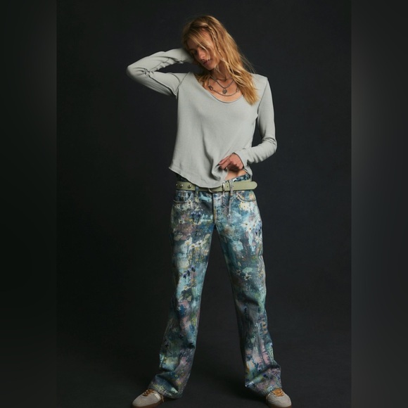 We The Free Tennessee Low Rise Illusions Jeans in Floral Canvas $198 size 32 - Picture 2 of 3